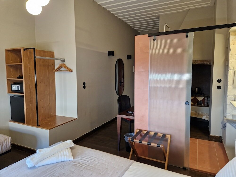 Фото Mosaic Venetian Harbour Suites