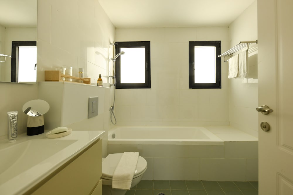 Фото Beachside 3-br Apt Perfect for Families