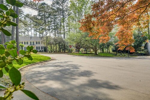 Гостиница Beautiful Raleigh Cottage Rental: 5 Mi to Downtown в Роли