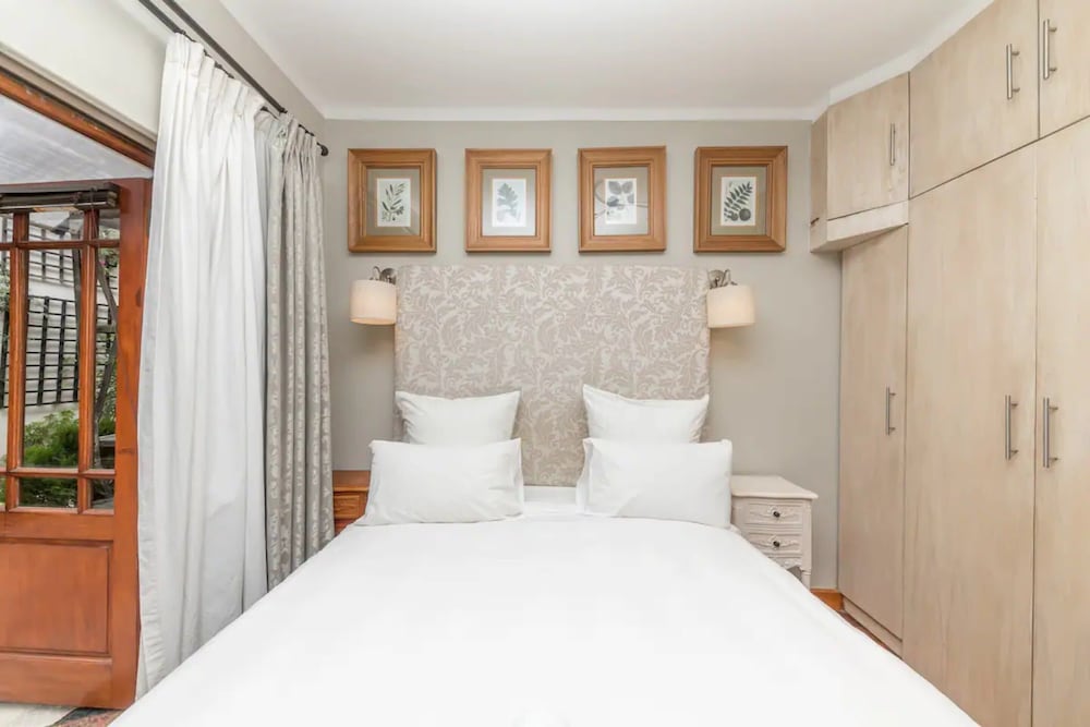 Фото Vintage Apartment With a Peaceful Garden