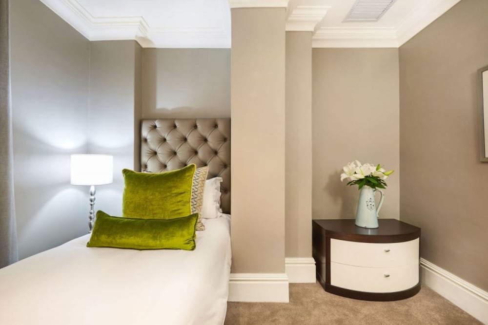 Фото Mandela Rhodes Place Hotel