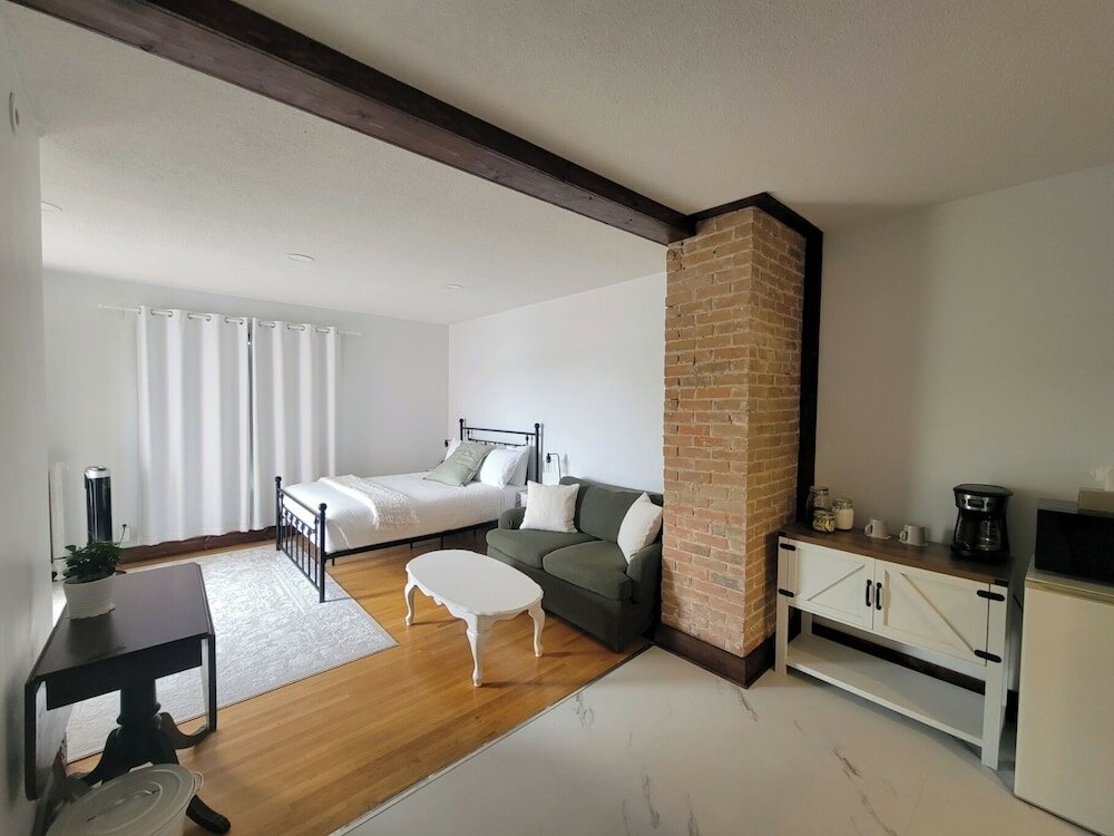 Фото Stone House Kenora