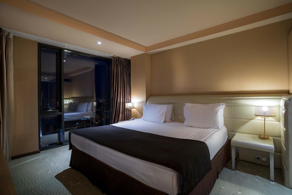 Фото Ramada by Wyndham Sibiu