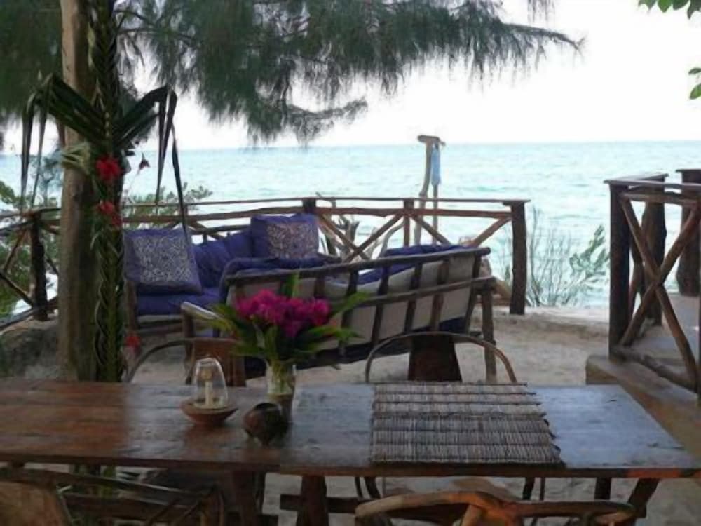 Фото Pakachi Beach Resort & Hotel