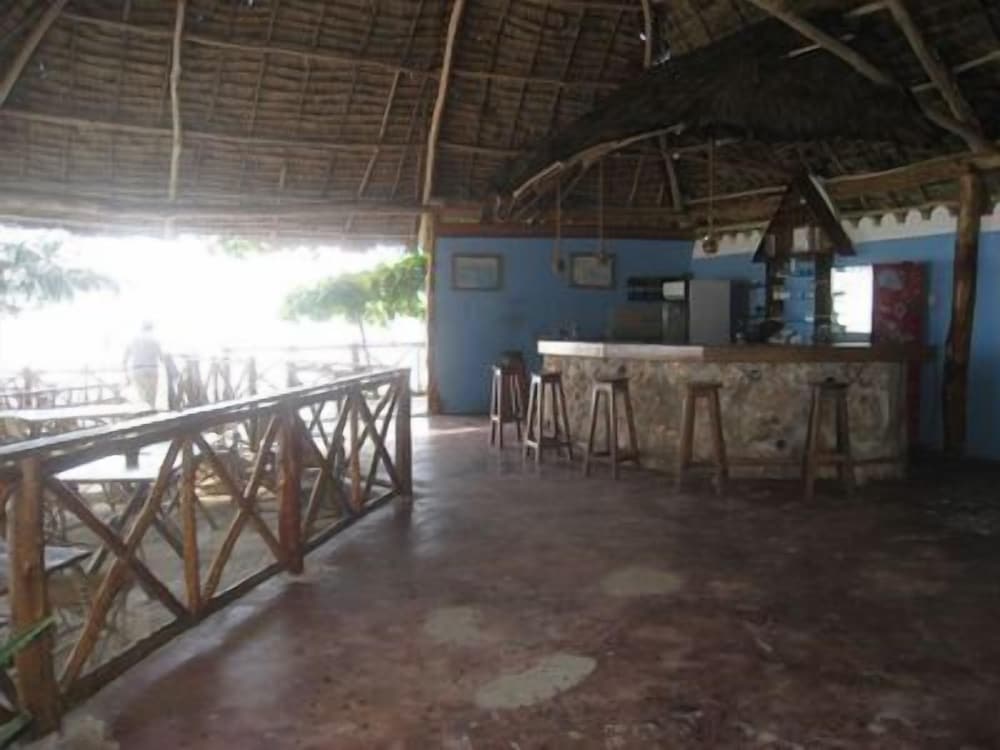 Фото Pakachi Beach Resort & Hotel