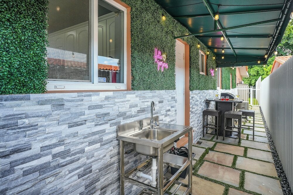 Фото 4 to 23 Guests GameRoom 2 Kitchens Bar BBQ