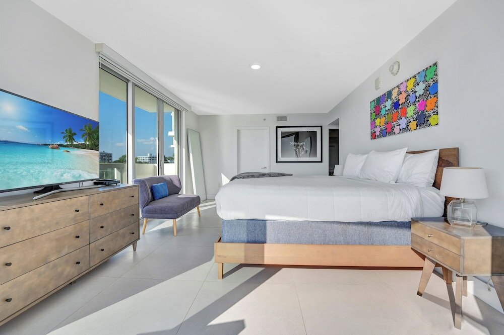 Фото Stunning 2br 2ba Bay Harbour with Pool