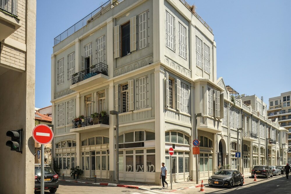 Фото Elegant 1br Apt w Balcony in the City