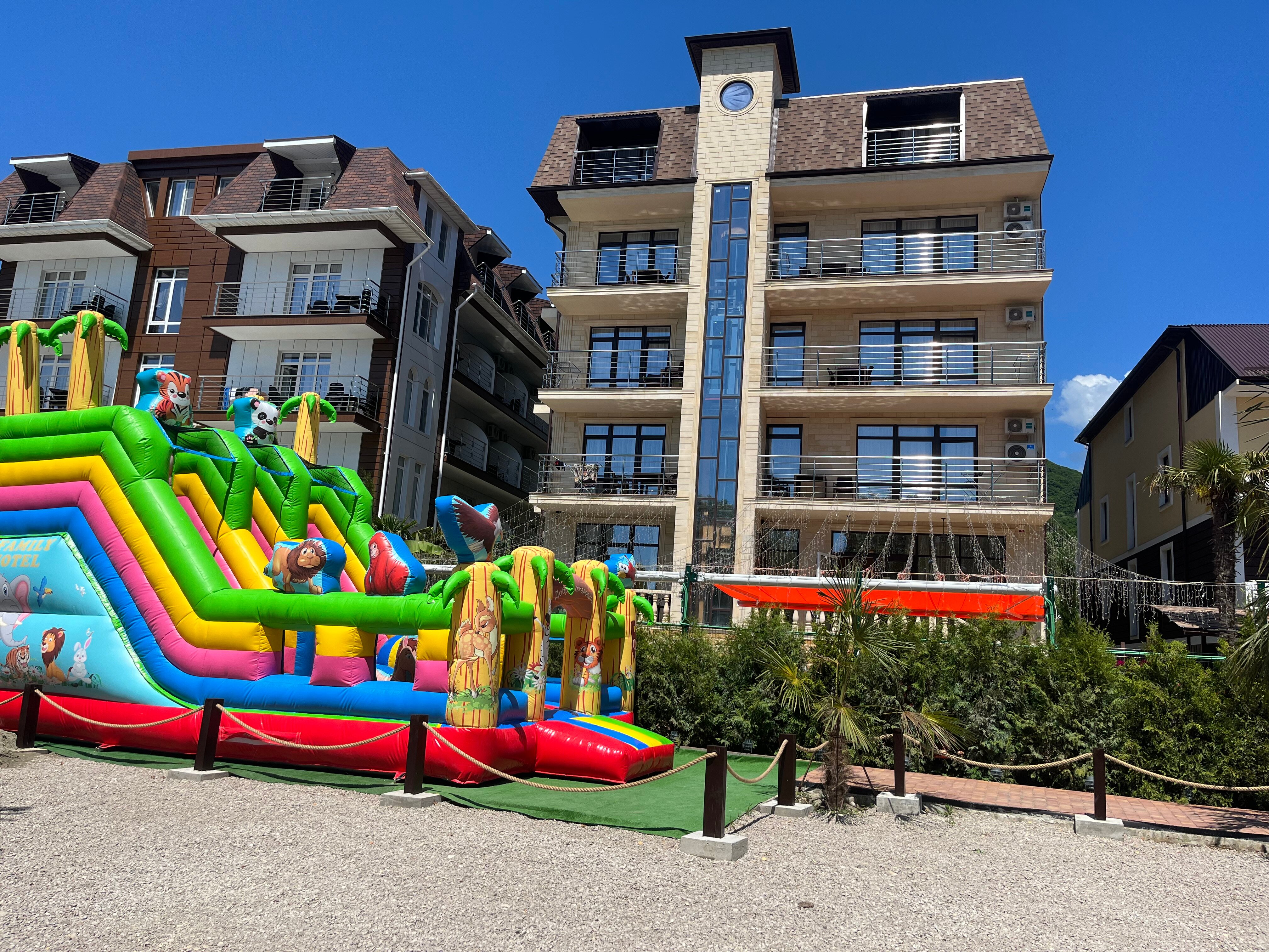 Фото Фемили отель