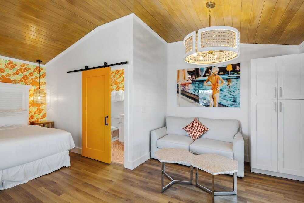 Фото Custom House Inn