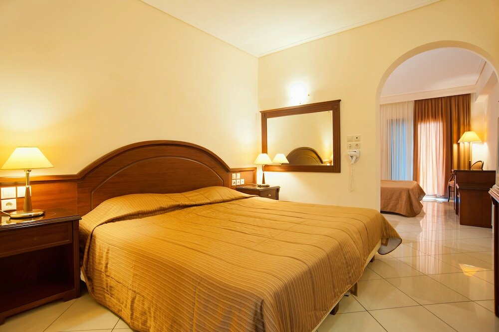 Фото Europa Beach Hotel