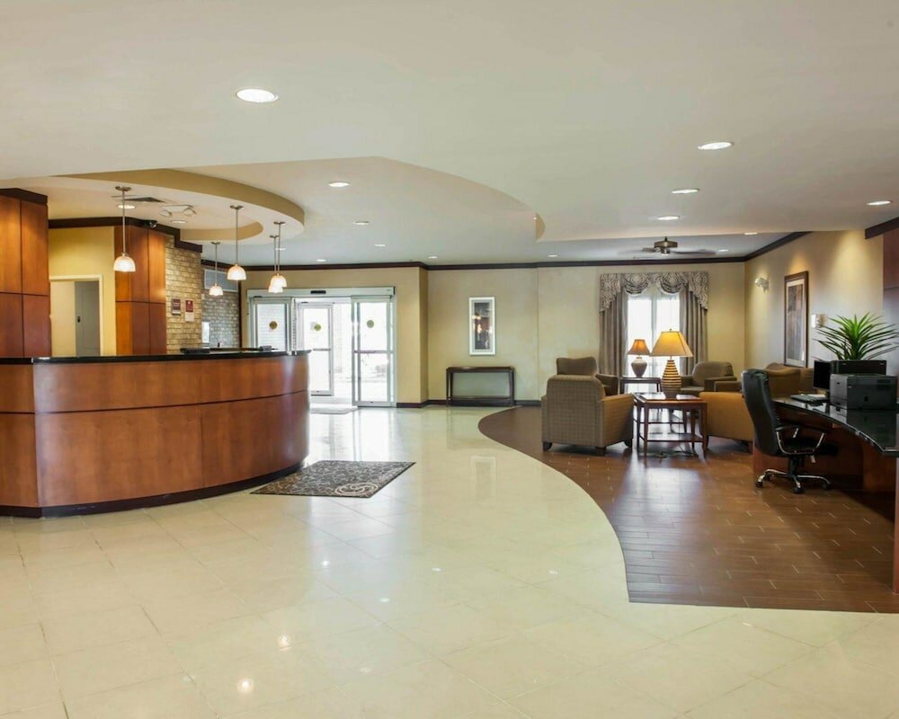 Фото Comfort Suites Southport