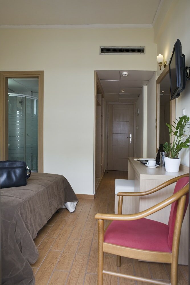 Фото Parnon Hotel