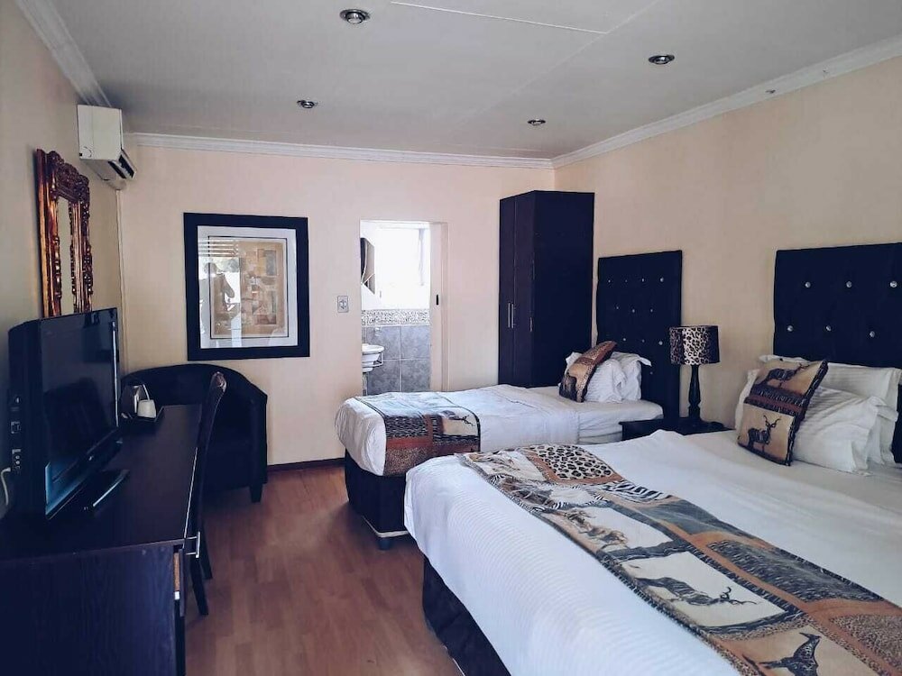 Фото Ecotel Premier Lodge & Conference Centre