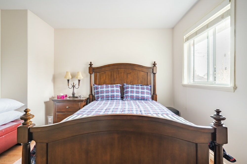 Фото Fraser River Richmond Bed & Breakfast