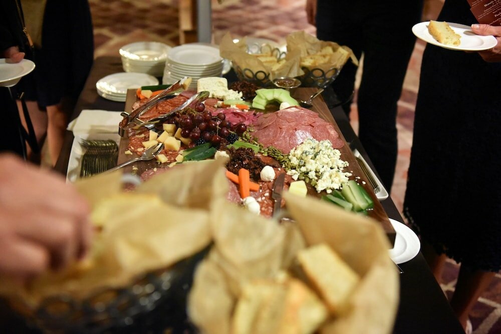 Фото Sheraton Redding Hotel at the Sundial Bridge