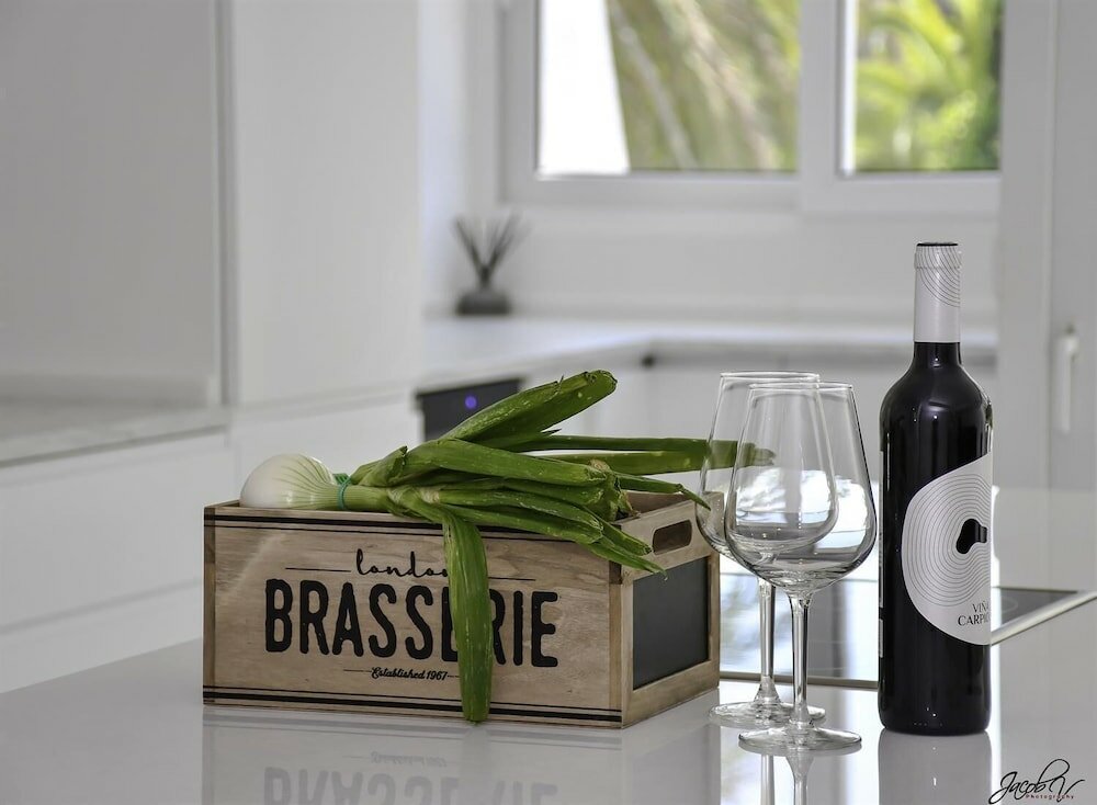 Фото Port Oasis Golden Mile Apartment