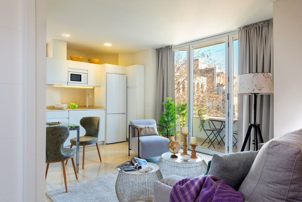 Фото Brand New Apartment With Terrace, Prime Location - Murillo