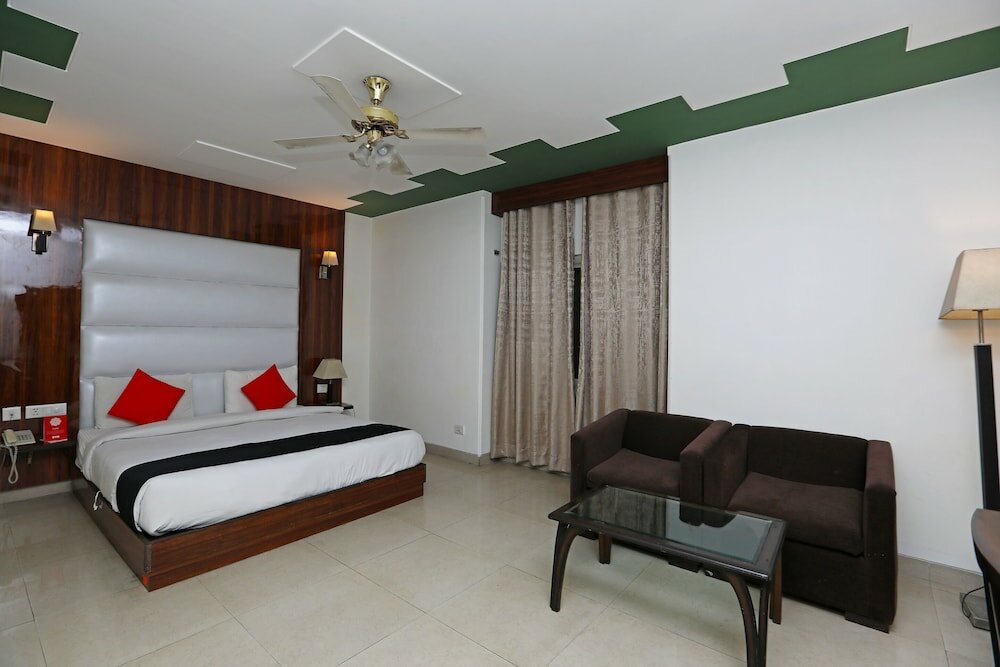 Фото Capital O 445 Impress Hotel