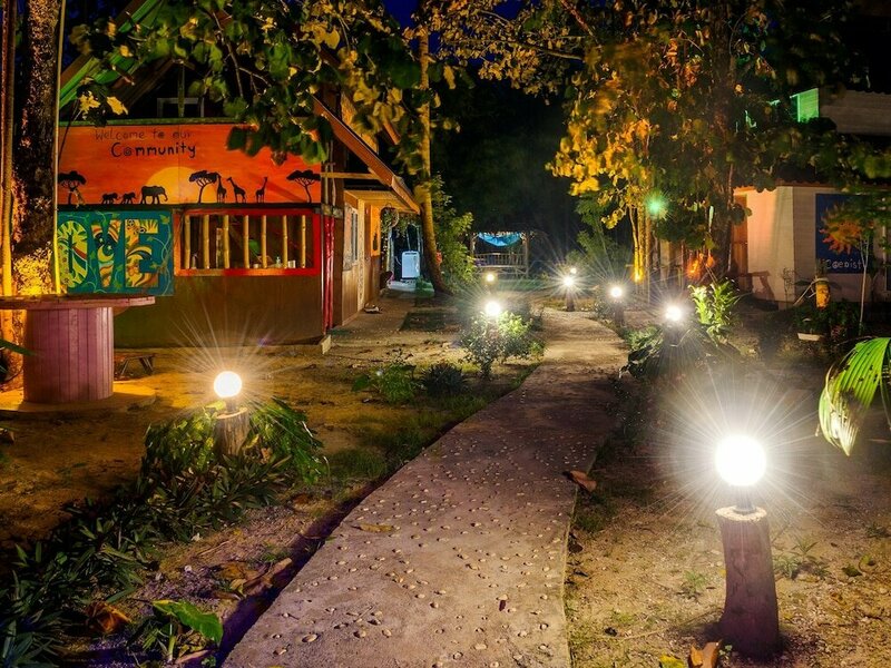Гостиница Wild Flower Hostel Koh Lanta