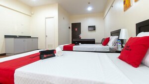 RedDoorz near SM Manila (Manila), hotel