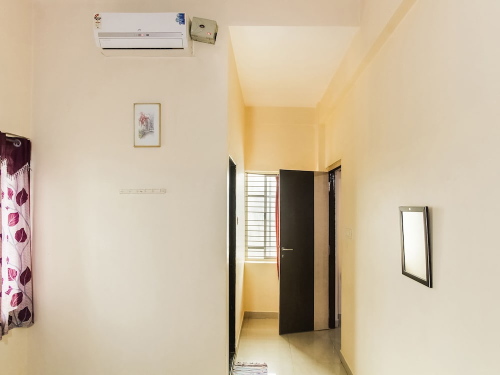 Фото Spot On 49517 Hotel Hoysala Deluxe Lodging & Restaurant