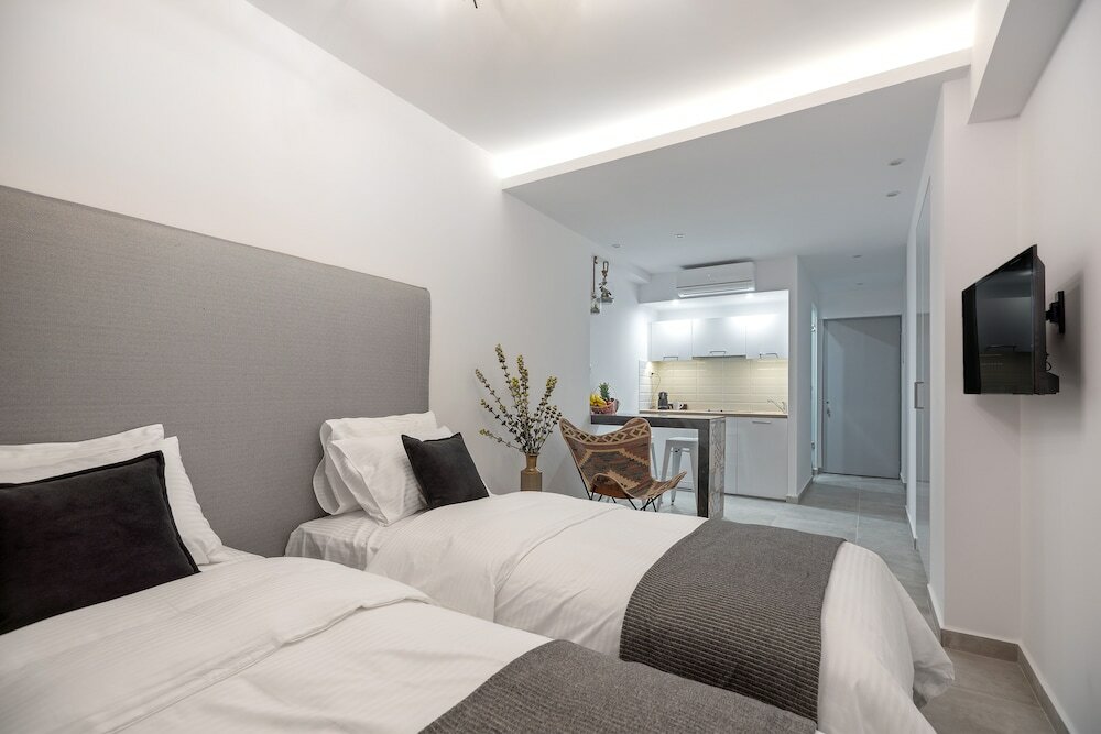 Фото Mythos Luxury Suites