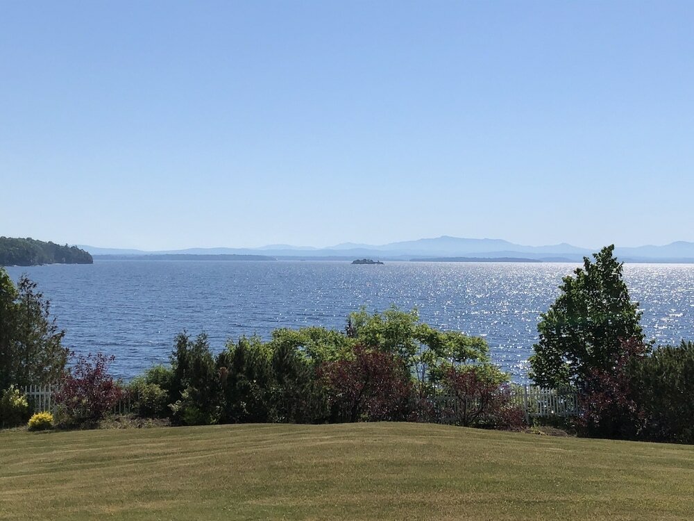 Фото Valcour Inn & Boathouse