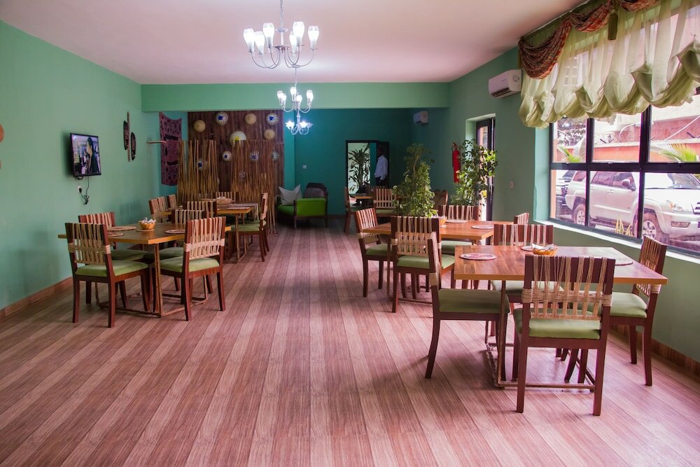 Фото отеля 2