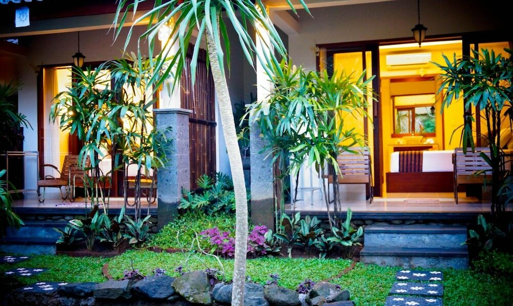 Фото Desak Putu Putra Hidden