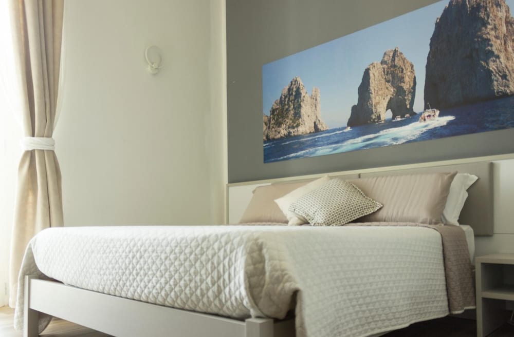 Фото Rooms Stazione Centrale