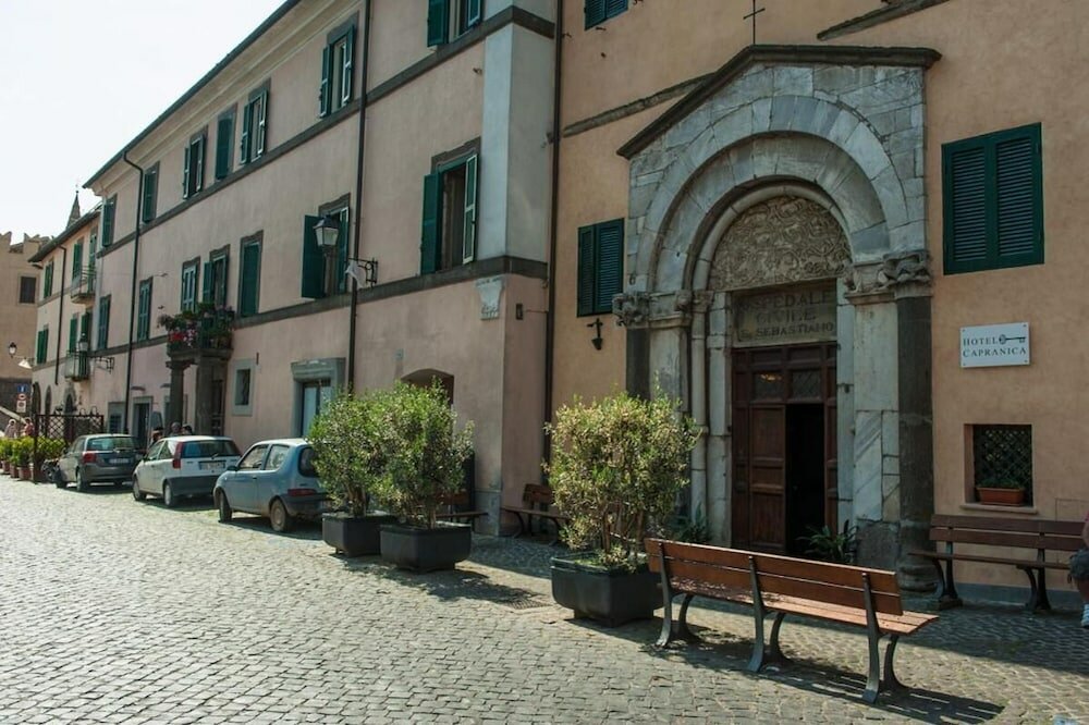 Фото Hotel Capranica