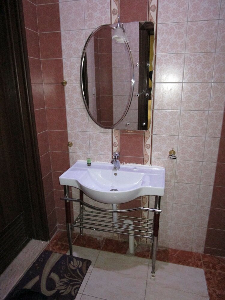 Фото Lamasat Al Hamra Furnished Apartments