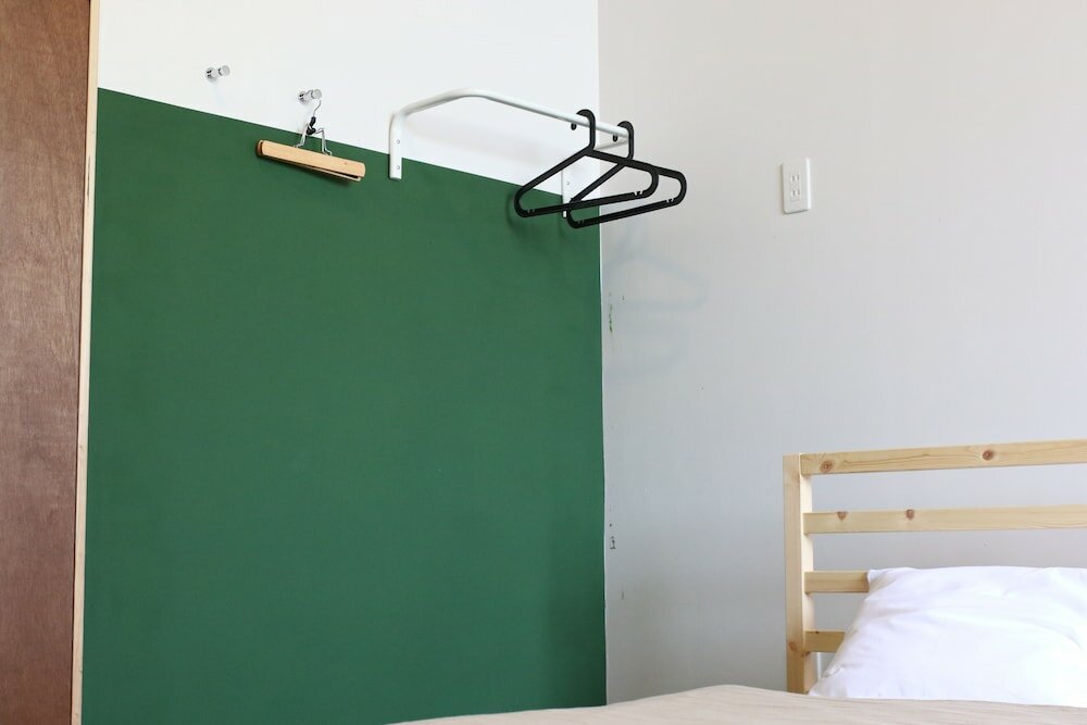 Фото Fan Aburatsu Sports Bar & Hostel