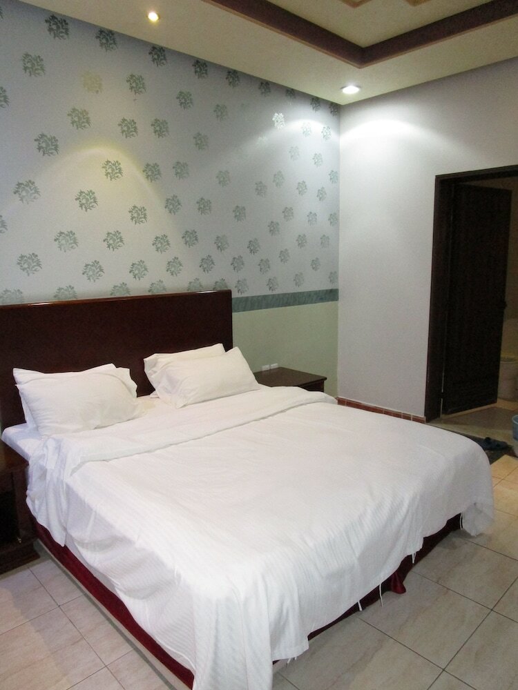 Фото Lamasat Al Hamra Furnished Apartments