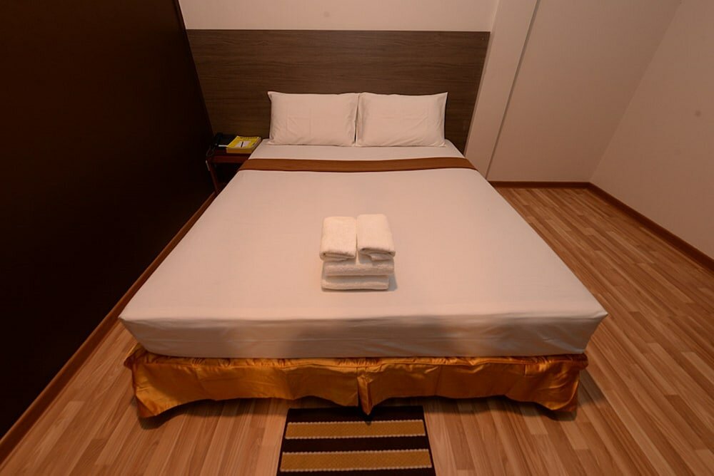 Фото Min Nandar Garden Hotel