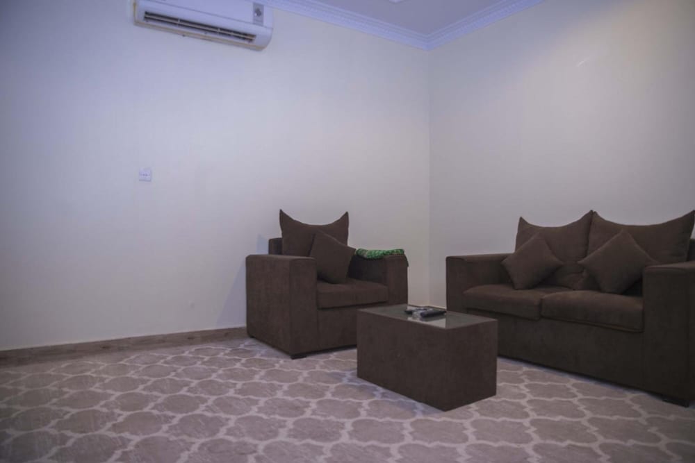 Фото Al Eairy Furnished Apartments Qassim 4