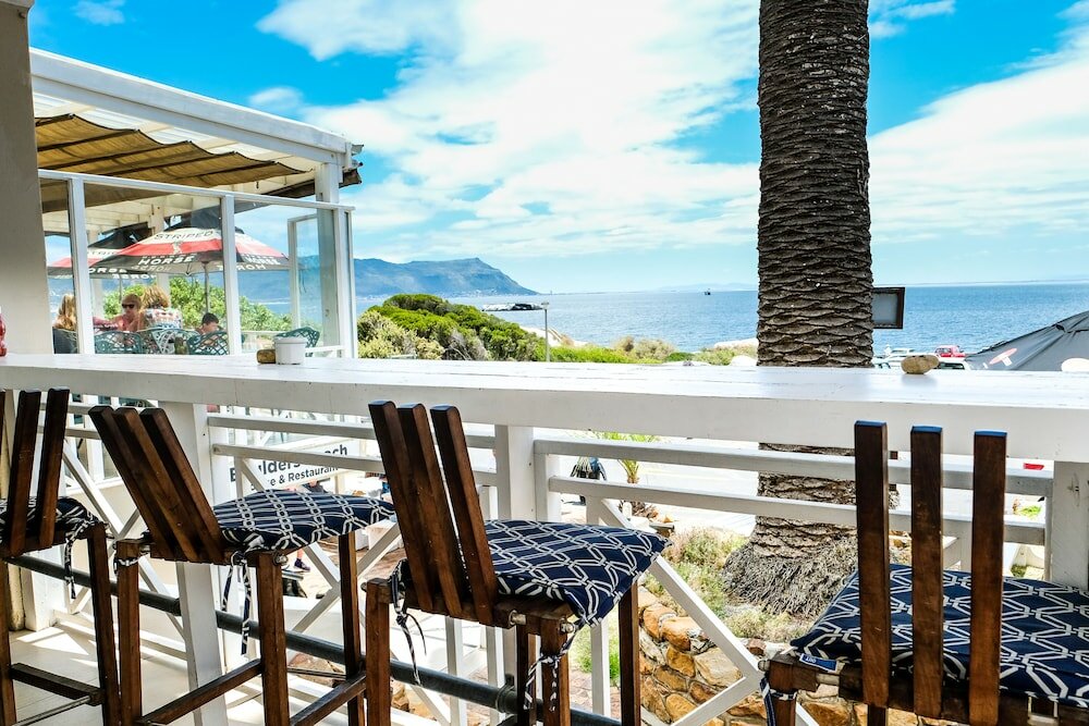 Фото Boulders Beach Hotel