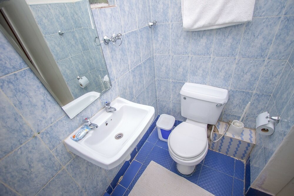 Фото Ivys Inn Guest House