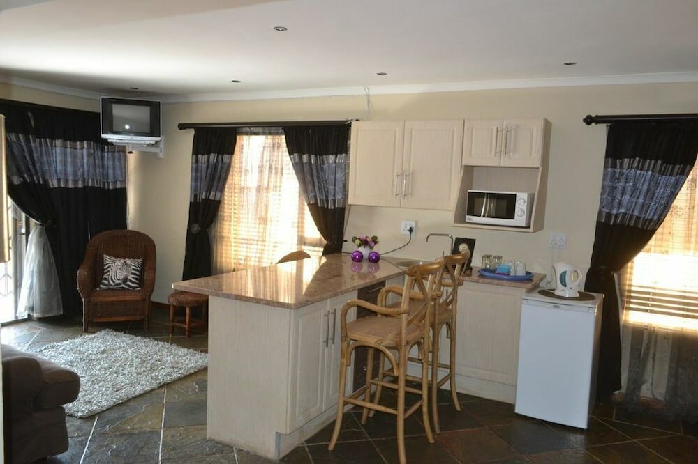 Фото Ikhanda Guesthouse