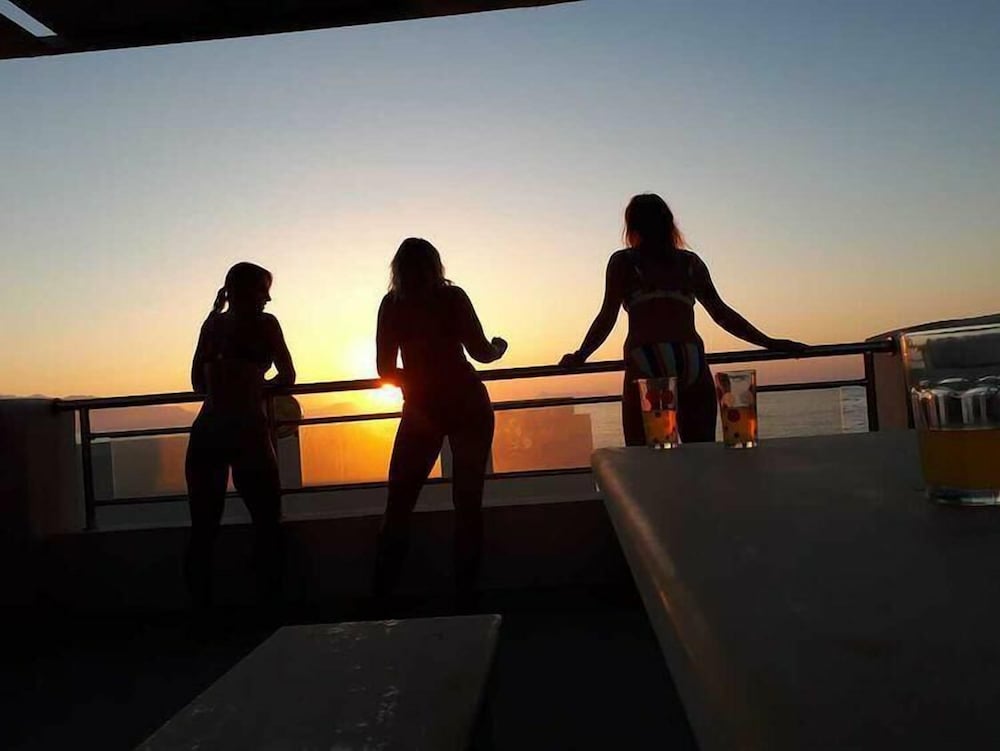 Фото Almyra Apartments