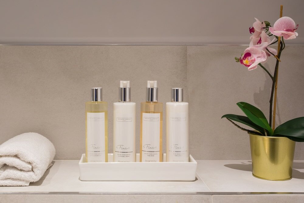 Фото Swan Place by Flying Butler