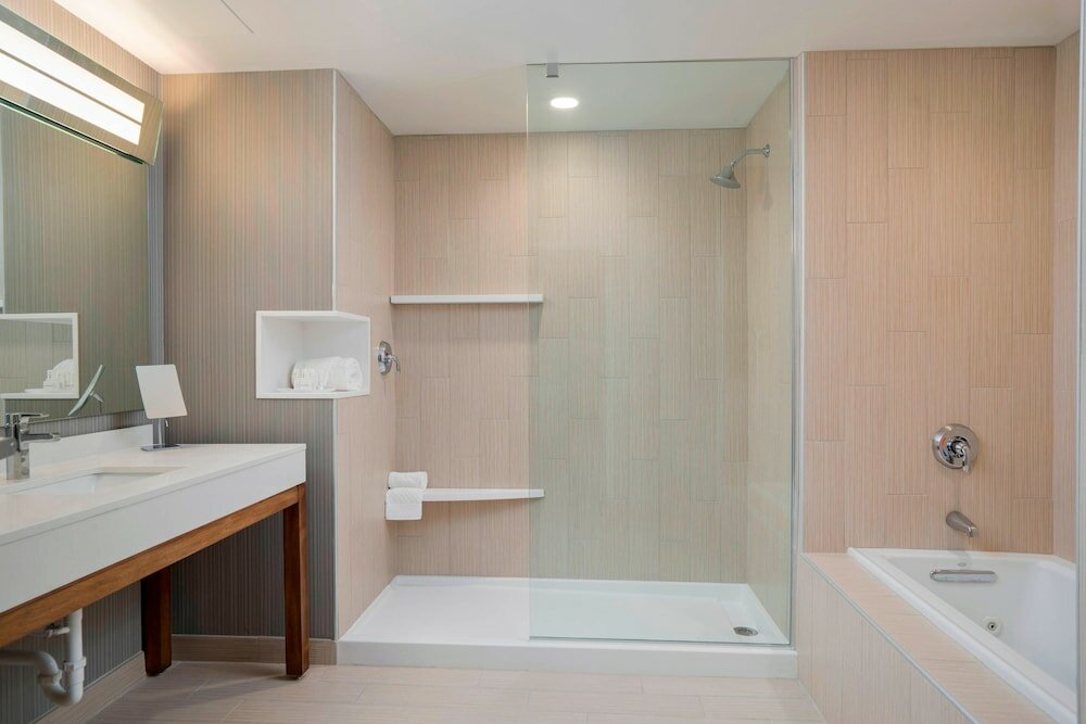 Фото Courtyard by Marriott Niagara Falls USA