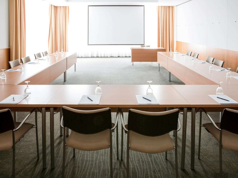 Фото Novotel Hamburg City Alster