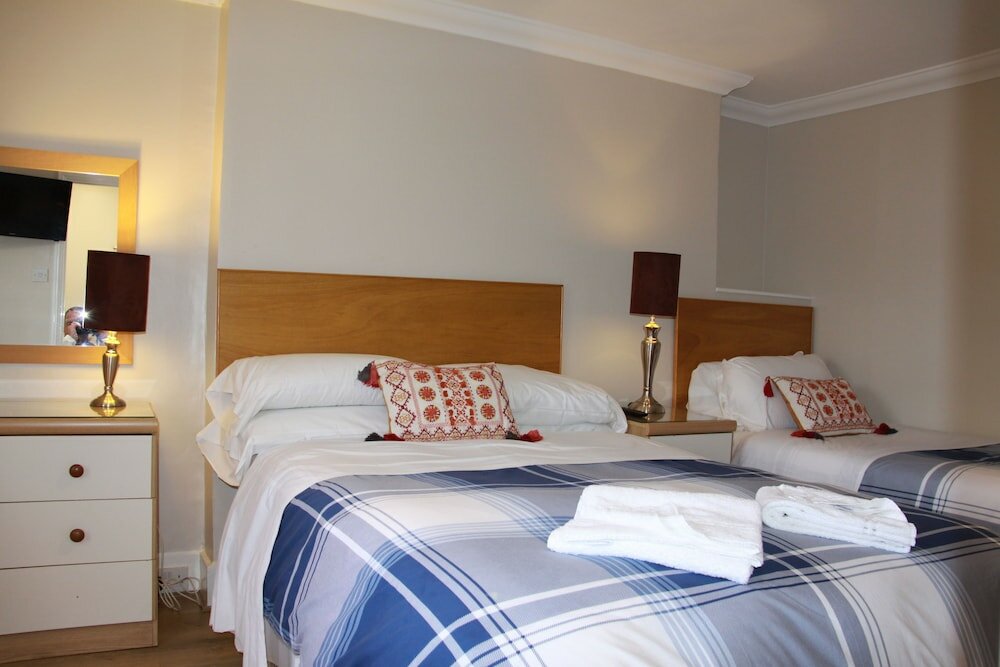 Фото Ambassador Hotel