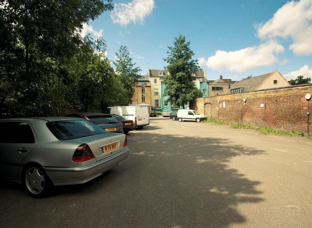 Фото The London Pembury Hotel