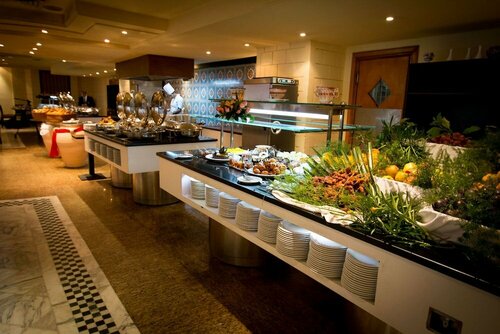 Гостиница Golden Tulip El Mechtel в Тунисе