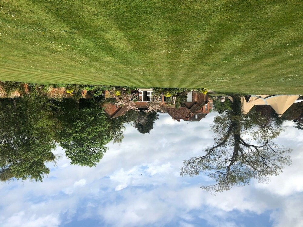 Фото Stoke Place Hotel