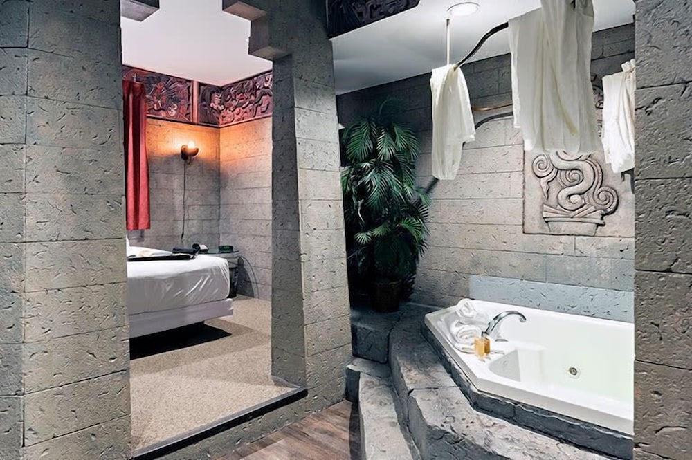 Фото Chateau Avalon, Ascend Hotel Collection