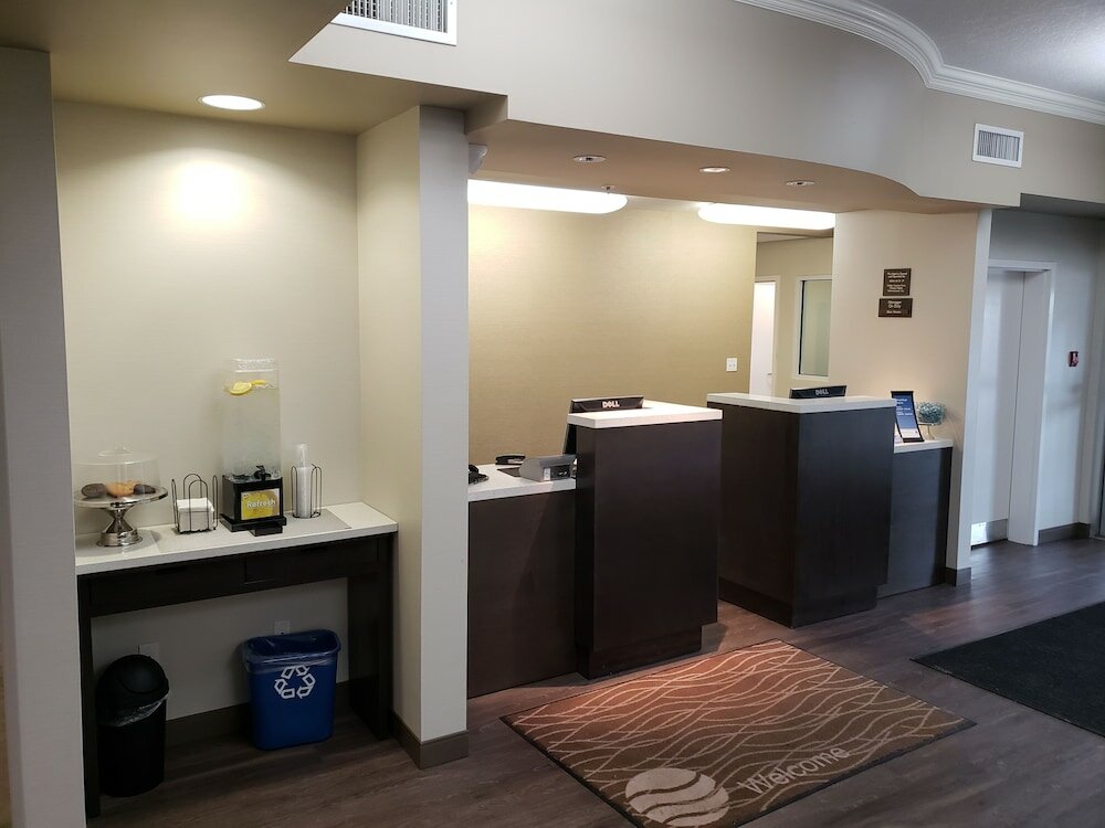 Фото Comfort Inn & Suites
